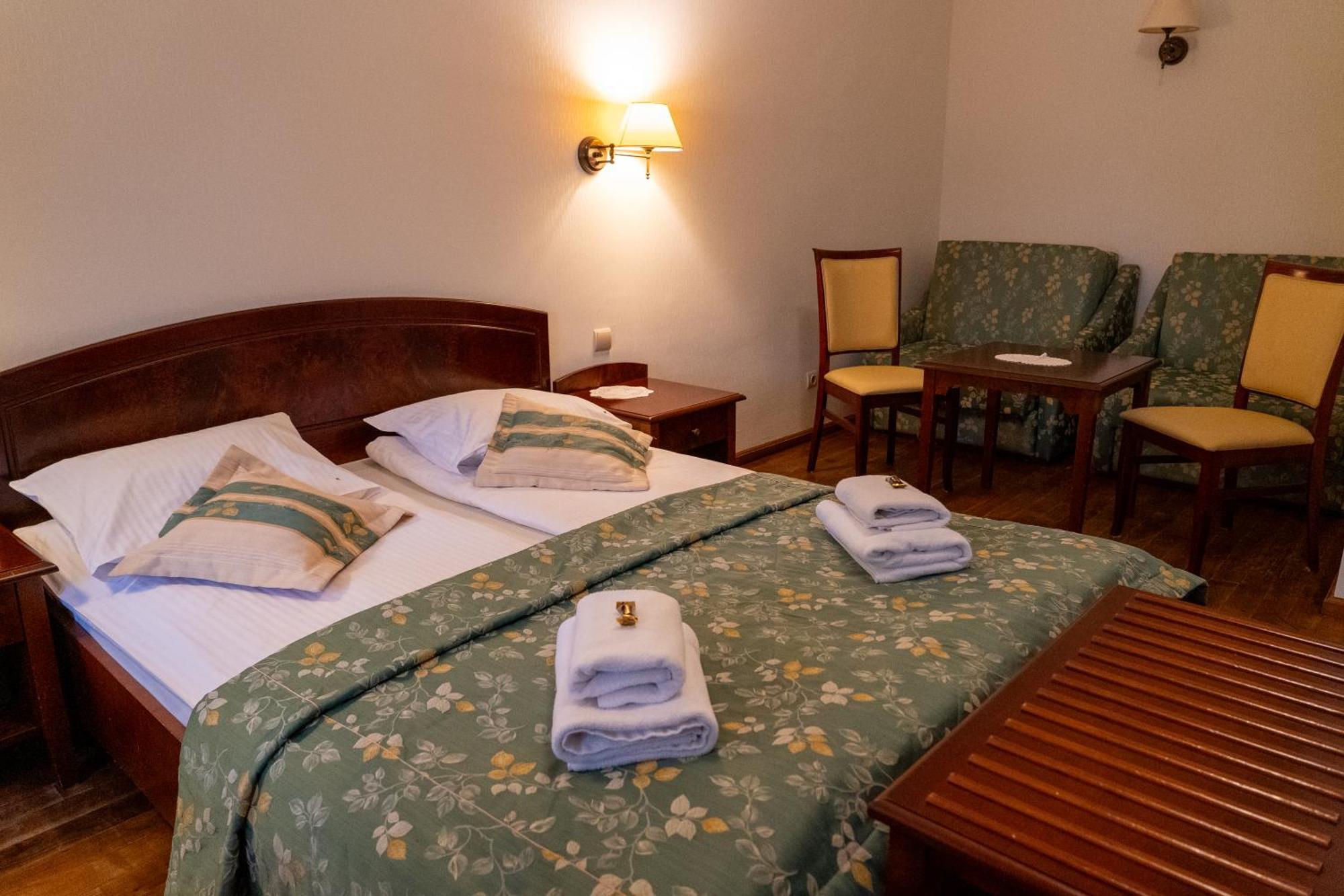 Aparthotel Karmel Krasków Eksteriør bilde