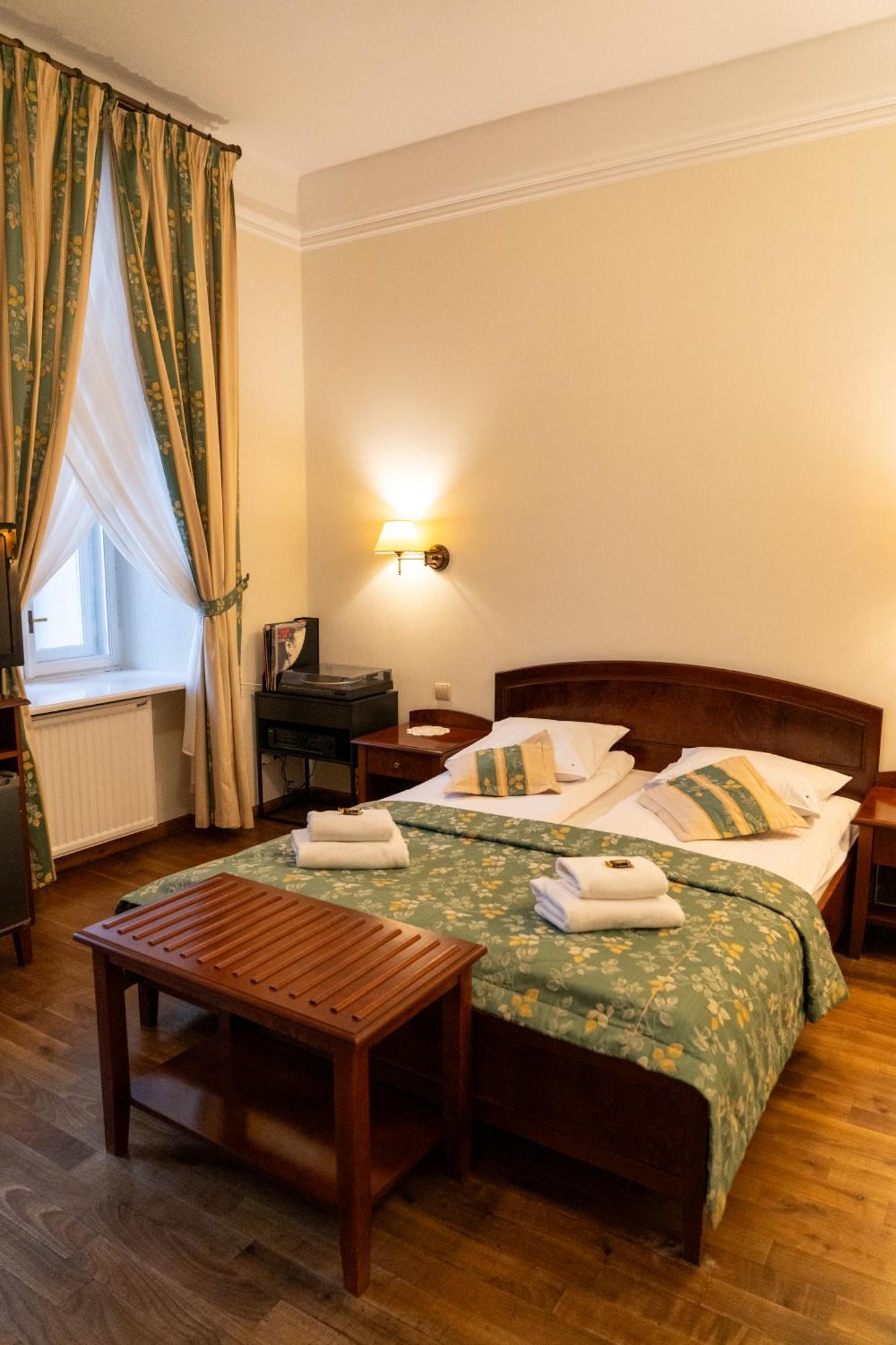 Aparthotel Karmel Krasków Eksteriør bilde